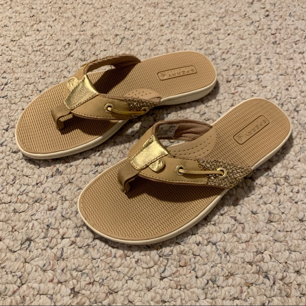 Sperry Topsider golden flip flop sandals size 6